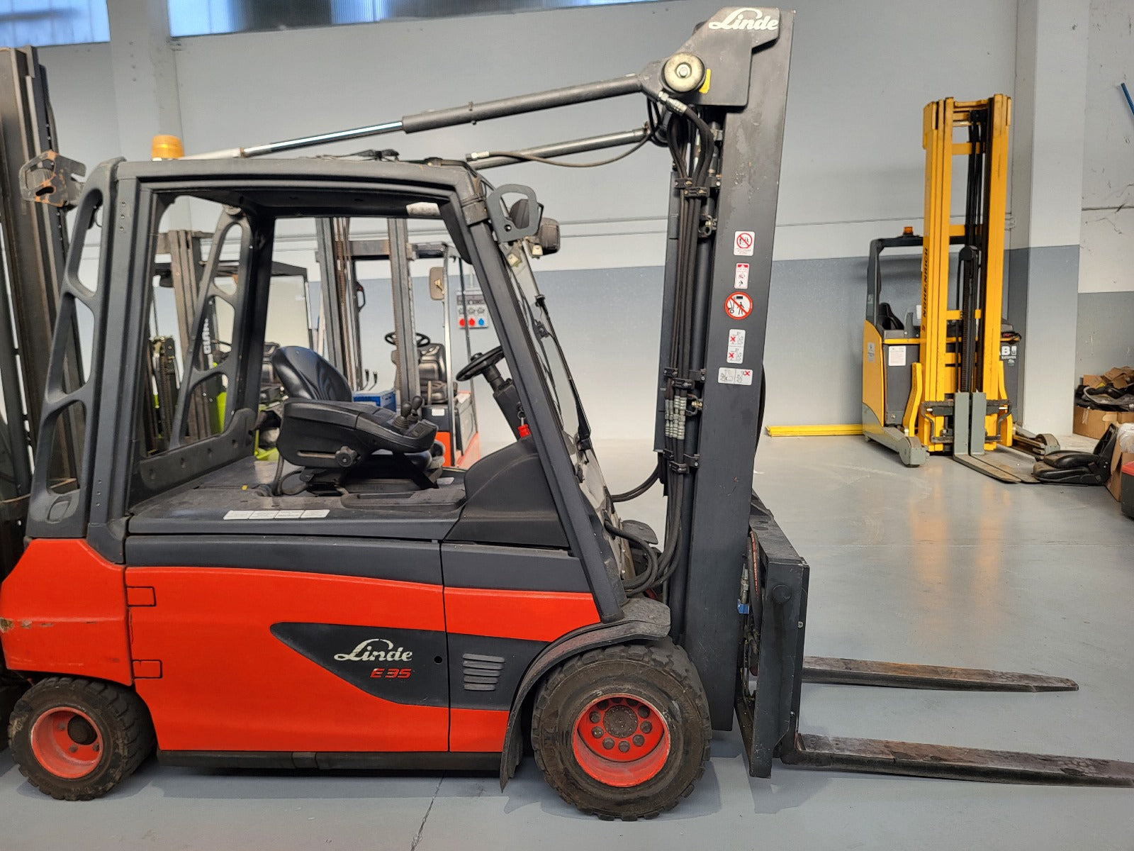 Linde E35L-01 elettrico usato